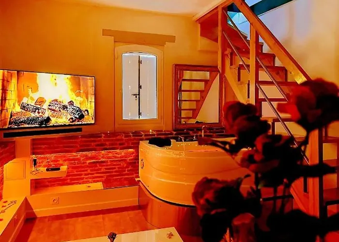 L'antre Vue - Jacuzzi Au Chateau Belberaud